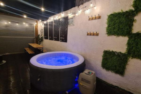 HotTub,Sauna,Massage, BBQ,Games,Beach! Sleeps 8